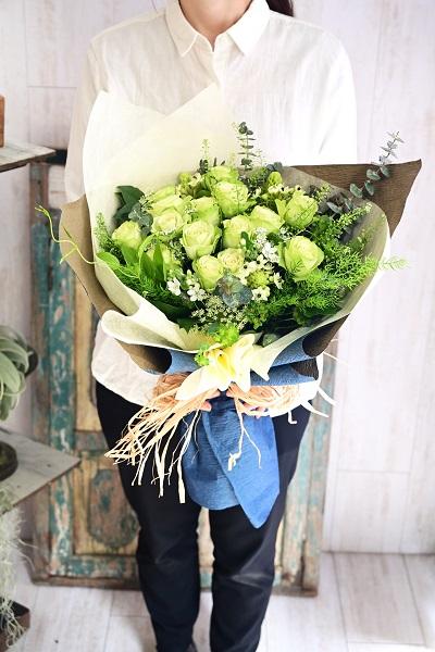グリーンのバラを使った花束