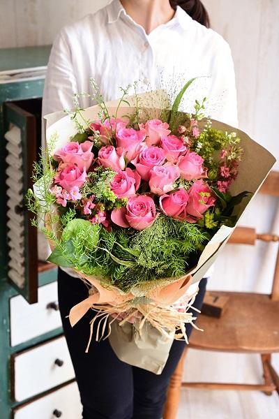 ピンクのバラの花束