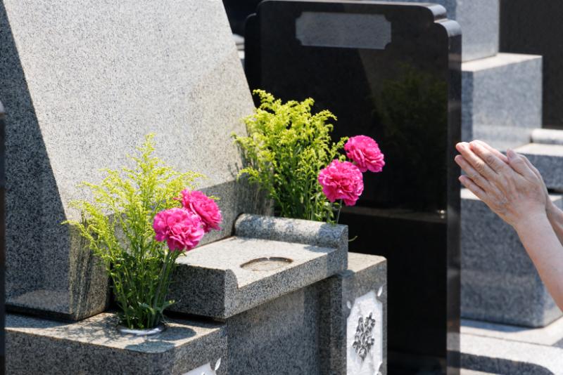 お彼岸に供える花を選ぶ際の注意点