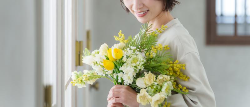 笑顔に関わる花言葉がある花材